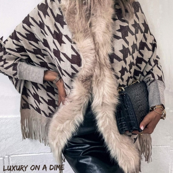 Faux Fur Retro Fringe Hem Oversized Houndstooth Knit Cardigan Poncho - Picture 1 of 16